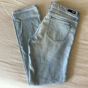 Kut From the Kloth Catherine Boyfriend Jeans Light Wash Size 6 Like New